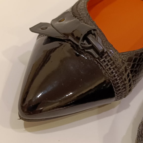 VIA SPIGA Black Leather & Patent Leather Pointy Flats with Zipper Accent - Picture 7 of 12